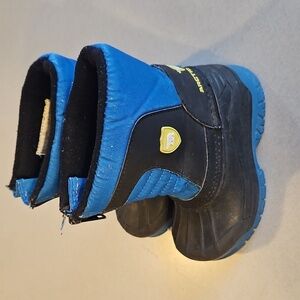 Arctic shield toddler snowboots